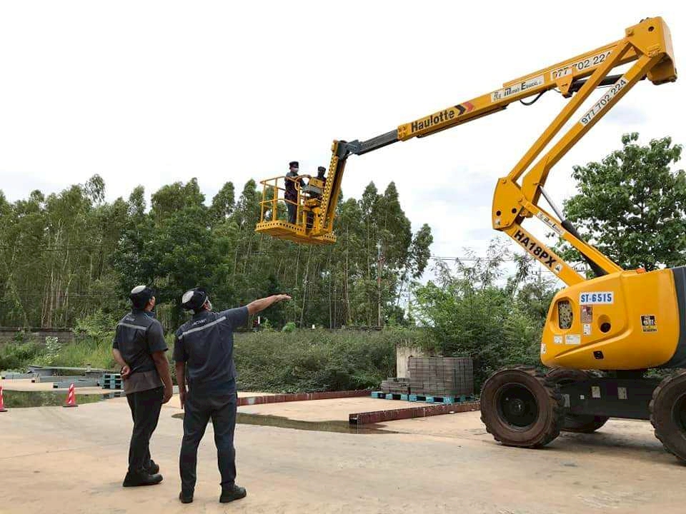 LINE_ALBUM_รถกระเช้า (ต่อ)_250828_8.jpg - หลักสูตรรถกระเช้า X-Lift และ Boom Lift